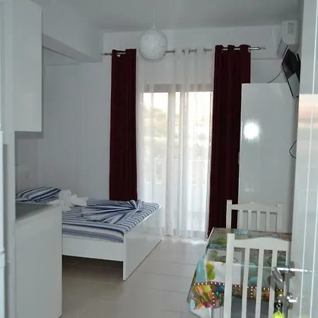 David Guesthouse,apartments Albania Check-in Holidays アパートホテル