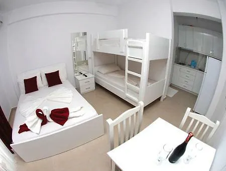 David Guesthouse,apartments Albania Check-in Holidays アパートホテル