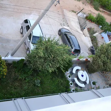 アパートホテル David Guesthouse,apartments Albania Check-in Holidays クサミル