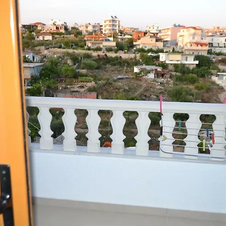 David Guesthouse,apartments Albania Check-in Holidays アパートホテル クサミル