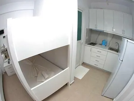 David Guesthouse,apartments Albania Check-in Holidays アパートホテル