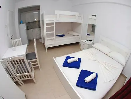 David Guesthouse,apartments Albania Check-in Holidays アパートホテル クサミル