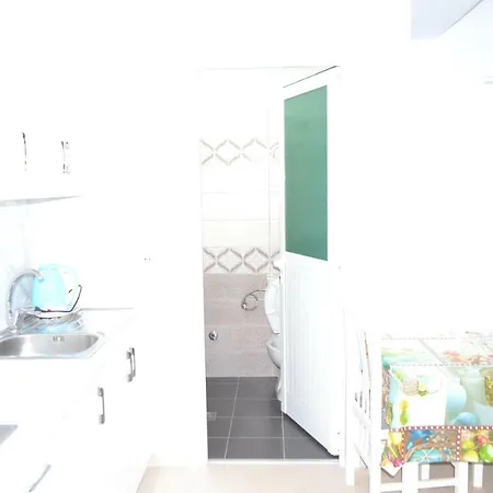 David Guesthouse,apartments Albania Check-in Holidays * クサミル
