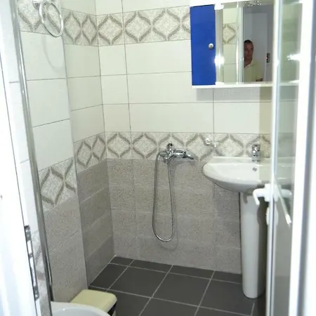 David Guesthouse,apartments Albania Check-in Holidays * クサミル