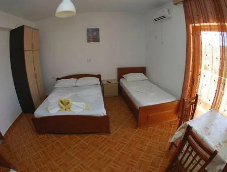 David Guesthouse,apartments Albania Check-in Holidays * クサミル
