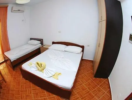 アパートホテル David Guesthouse,apartments Albania Check-in Holidays クサミル
