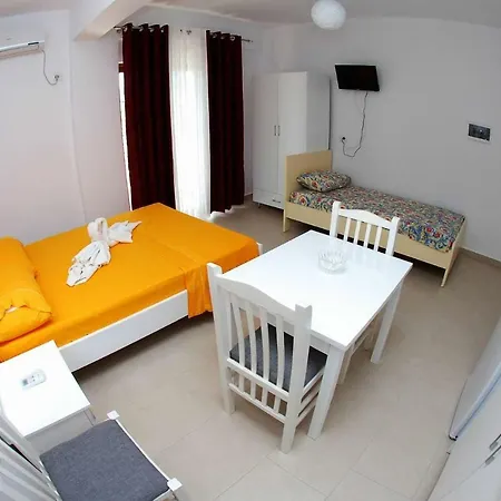 David Guesthouse,apartments Albania Check-in Holidays *