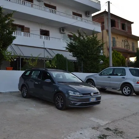 David Guesthouse,apartments Albania Check-in Holidays شقة فندقية كساميل